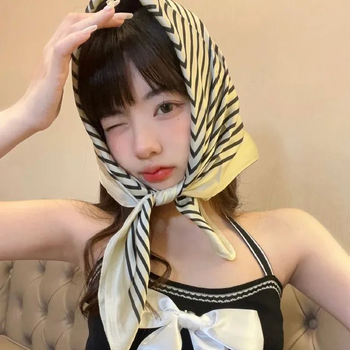 江豚·风时舞